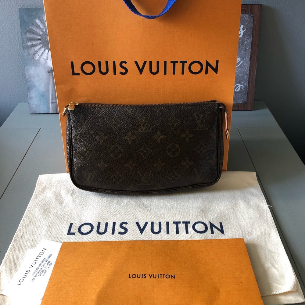 Louis Vuitton Pochette Accessories Clutch Purse
